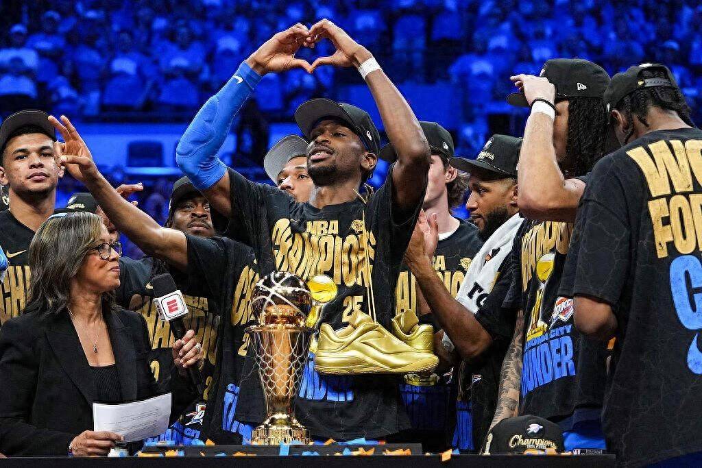 爱游戏体育-萨克拉门托国王训练开放日，清晨绝杀压哨引欢呼，CBA季后赛在即，数据趋势出现新变化的简单介绍-爱游戏体育